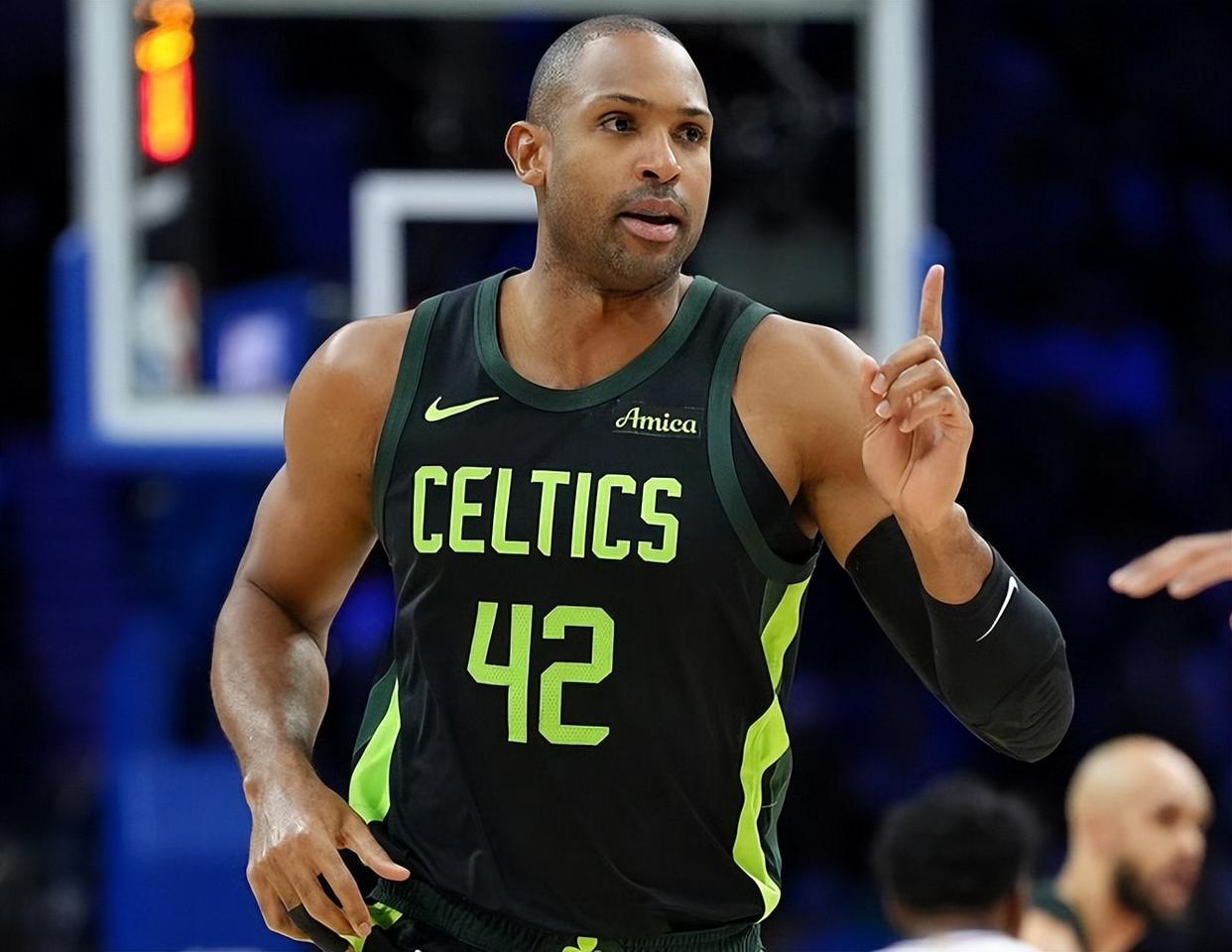 包含里程碑夜金州勇士手感冰凉，CBA季后赛清晨刷纪录，引发热议，年轻球员得到机会的词条